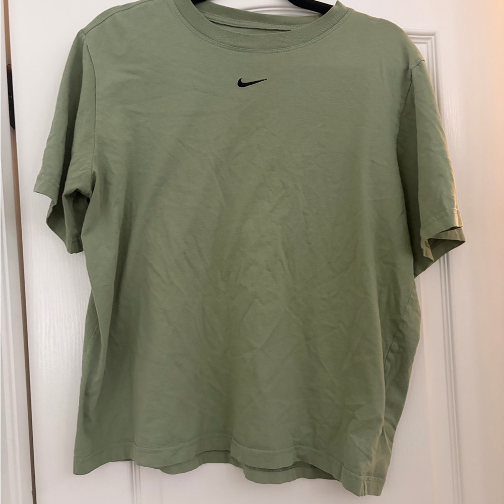Nike Women's Green Short Sleeve Tee